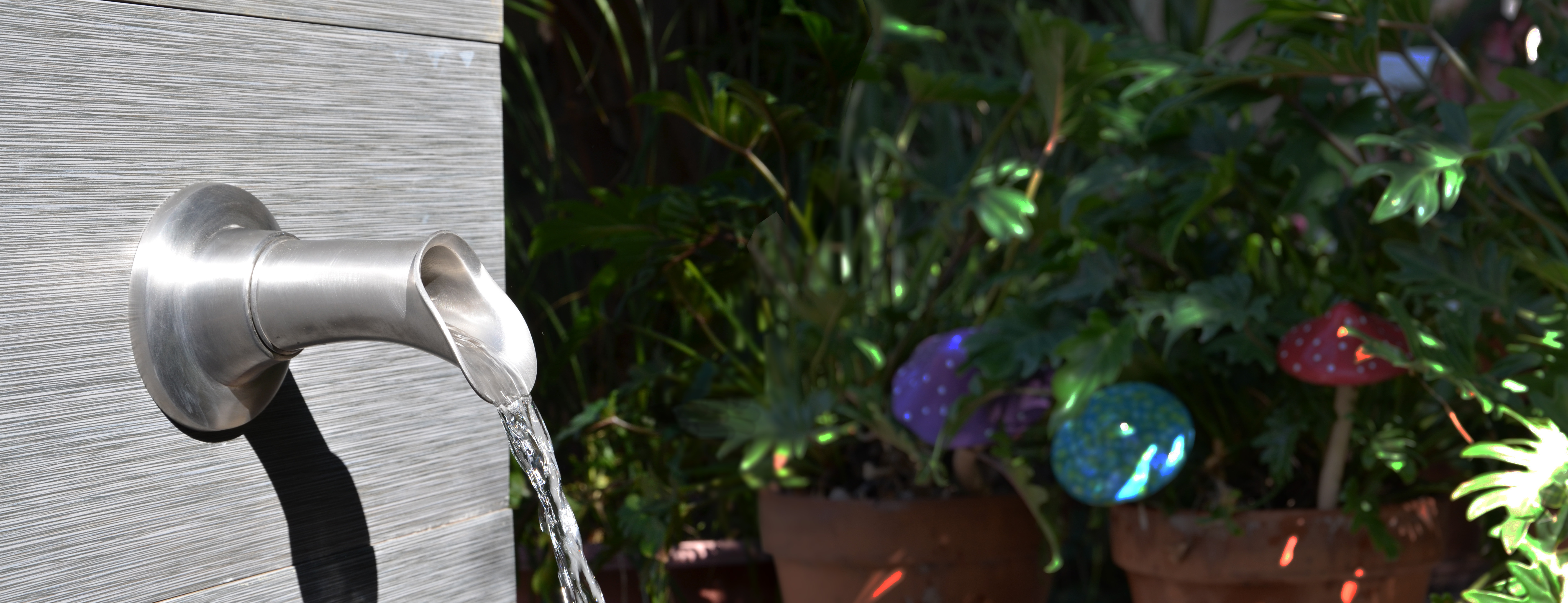 Stainless-Oona bronze fountain spout
